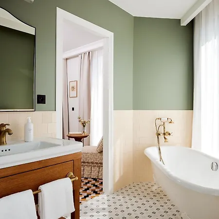Noucha Hotel Paris