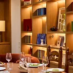 Noucha Paris