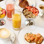 Noucha Hotel