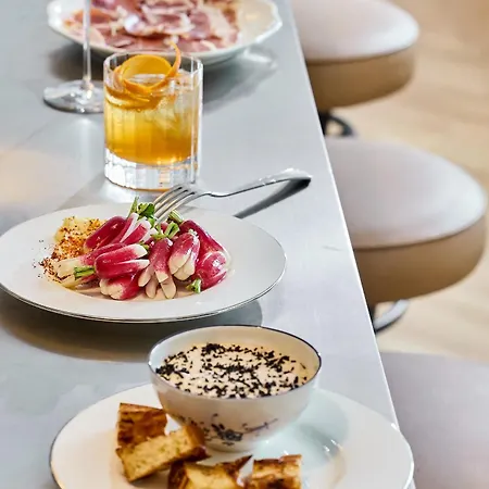 Noucha 4* Paris