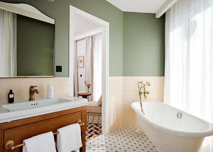 Noucha Hotel Paris